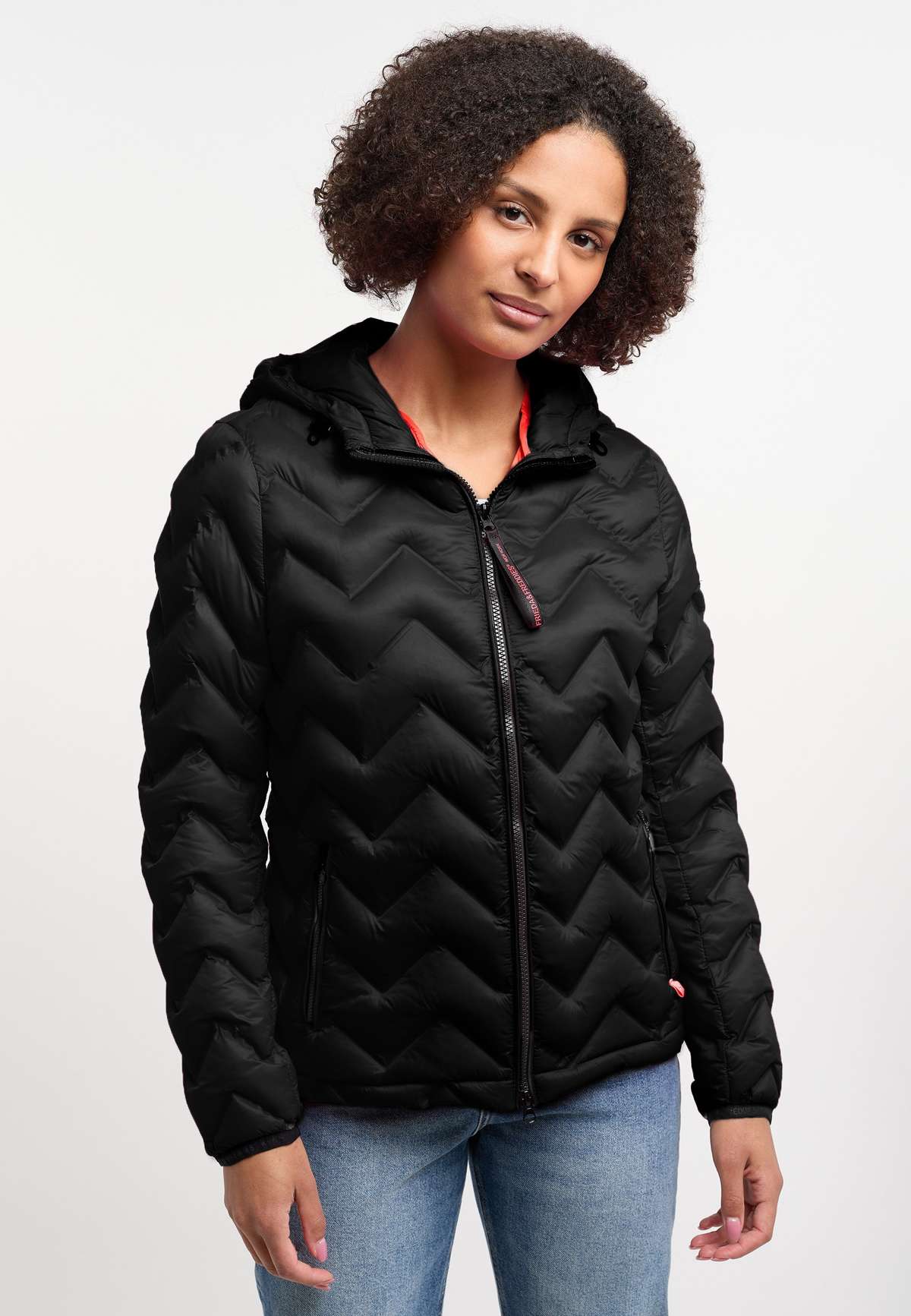 Стеганая куртка спортивного дизайна. Thermolite Jacket / Mailynn