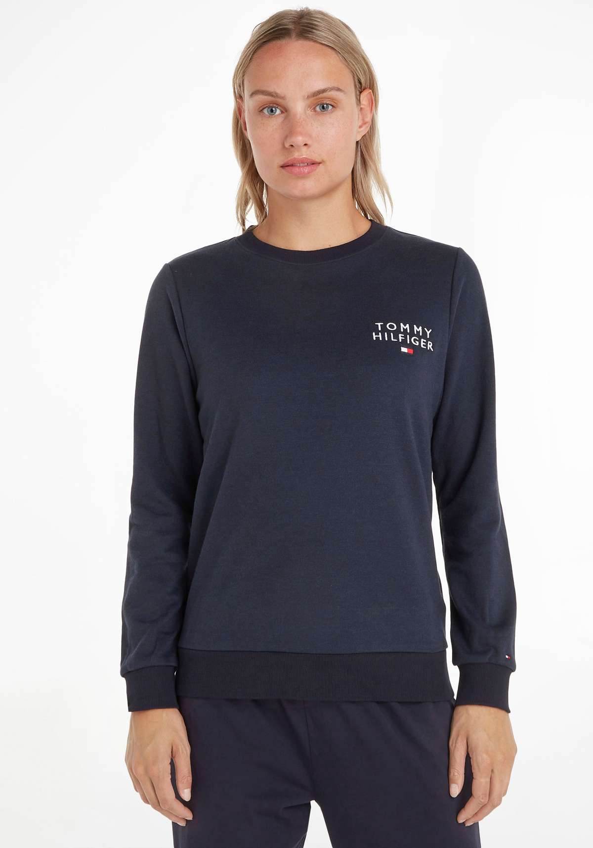 Свитер с круглым вырезом и фирменной этикеткой TRACK TOP
