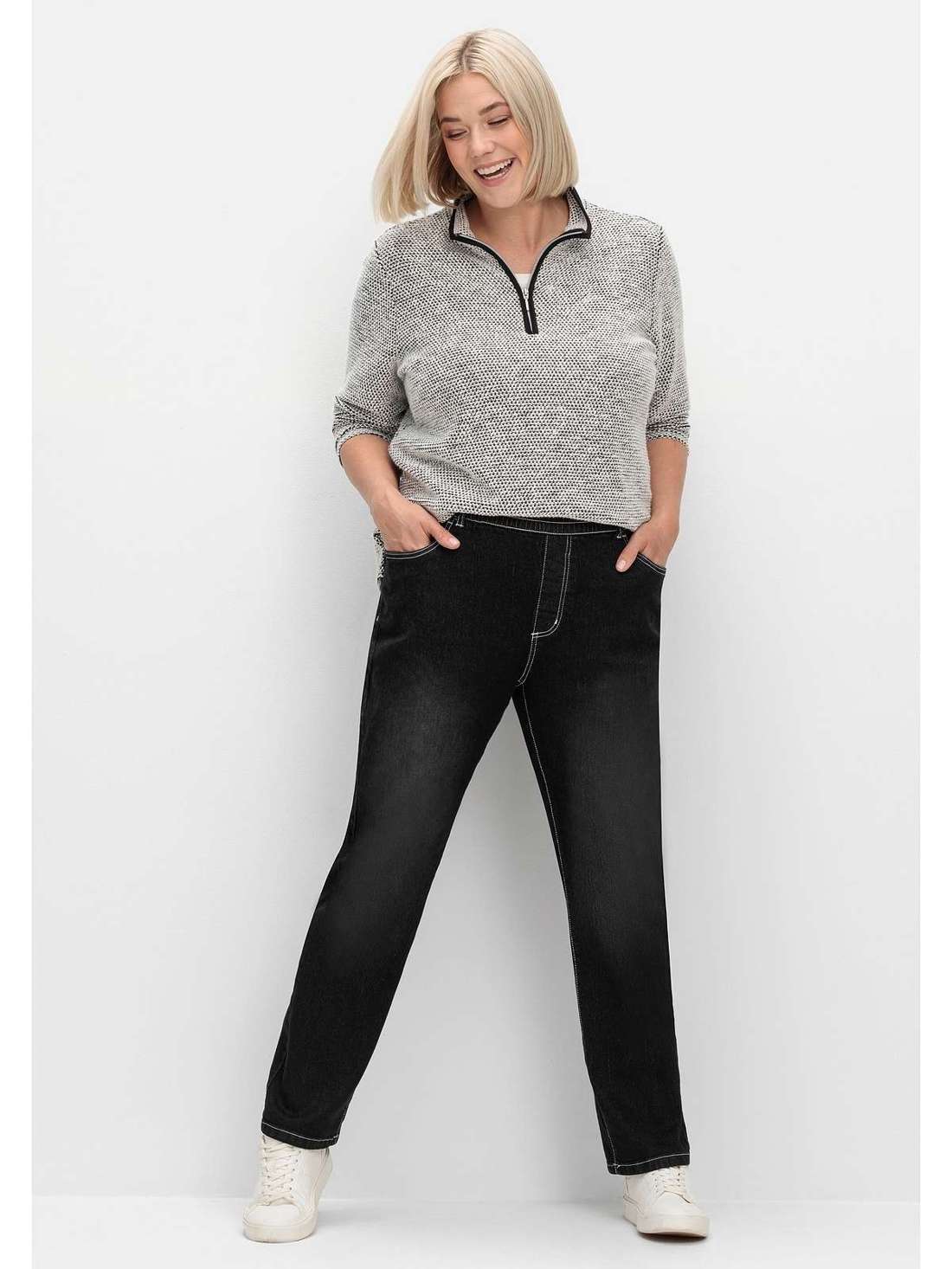 Прямые джинсы с эластичным поясом по всему периметру. Große Größen