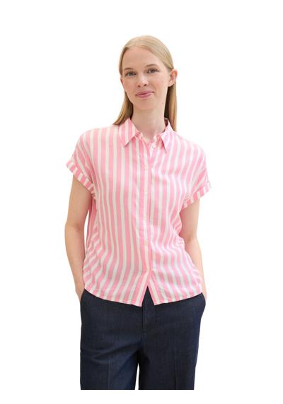 Блузка с короткими рукавами и полосатым узором