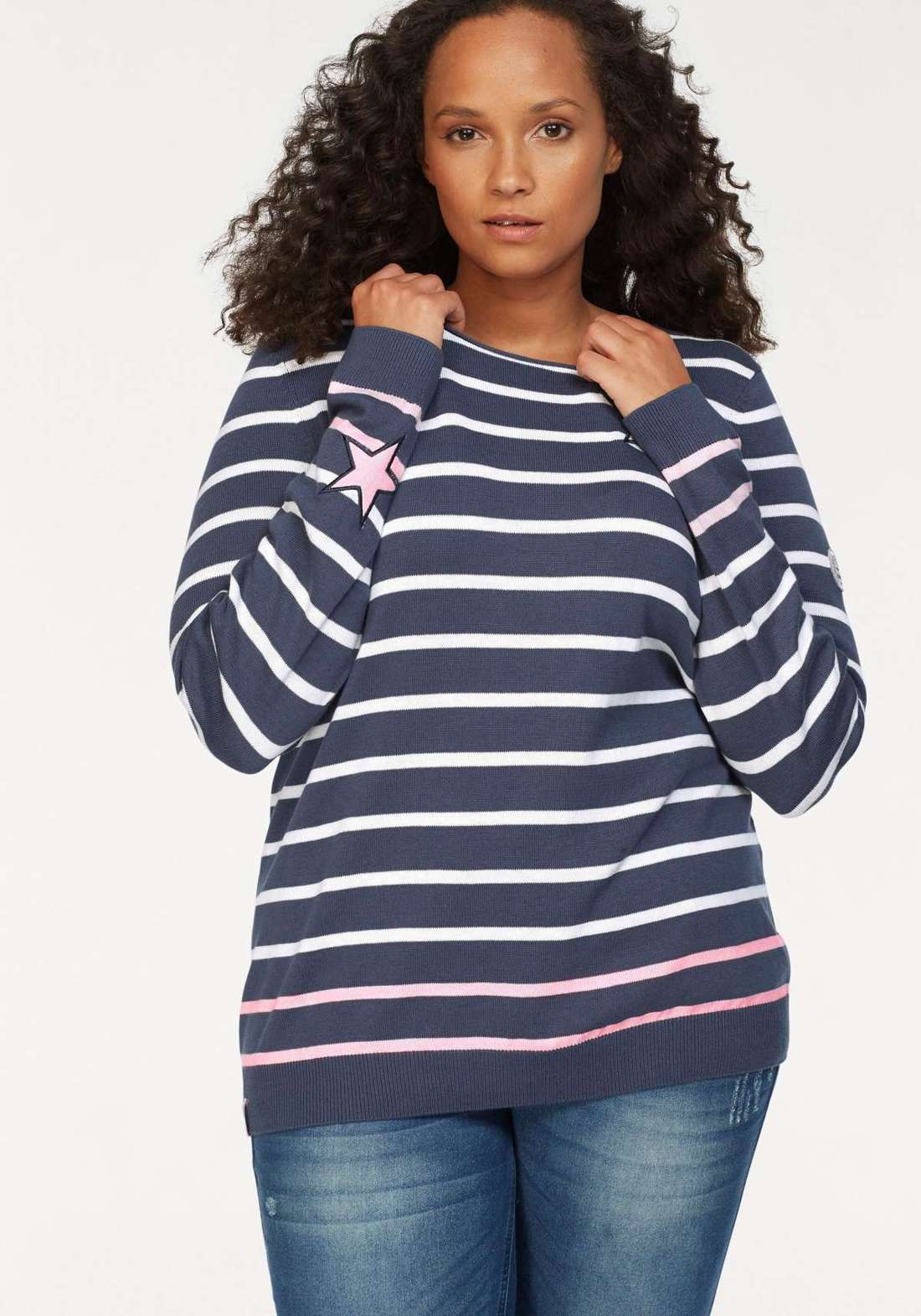 Полосатый свитер контрастных цветов