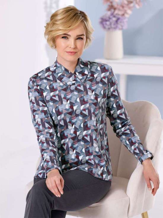 V-образная рубашка Shirt