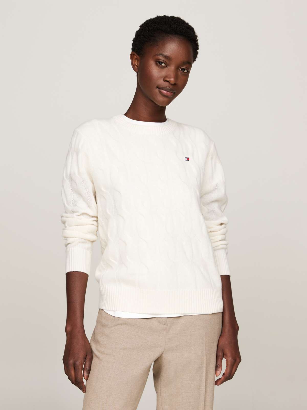 Вязаный свитер косным узором SOFT WOOL CABLE C-NK