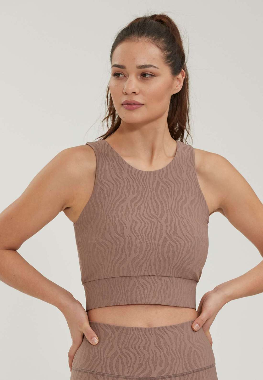 Спортивный бюстгальтер с мягкими чашками. Alma