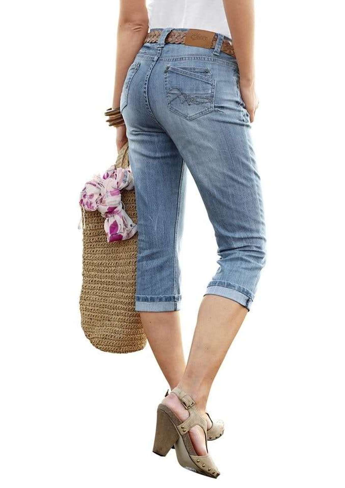 Джинсы-капри, выстиранные