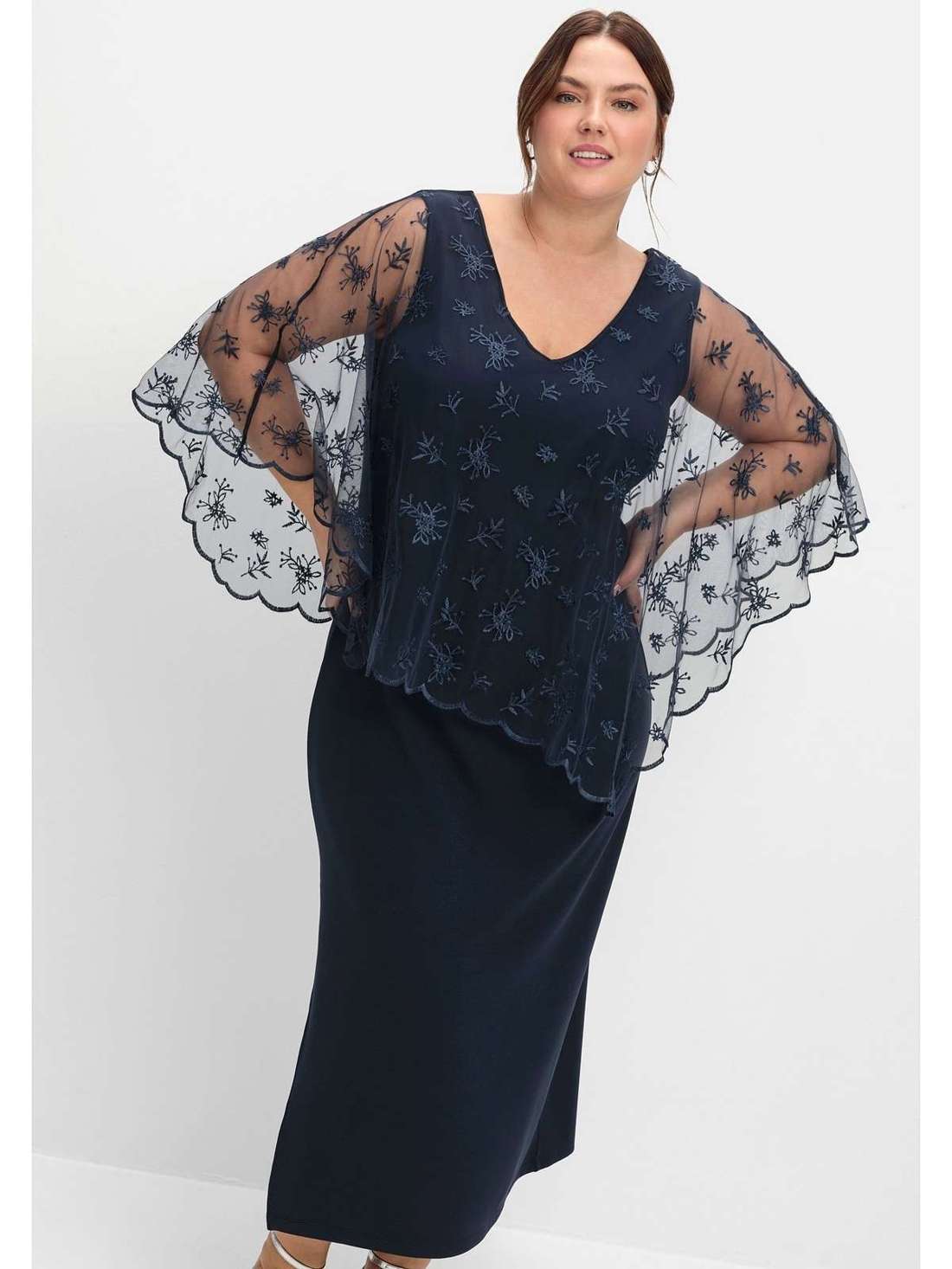 Многослойное вечернее платье из сетки и кружева Große Größen