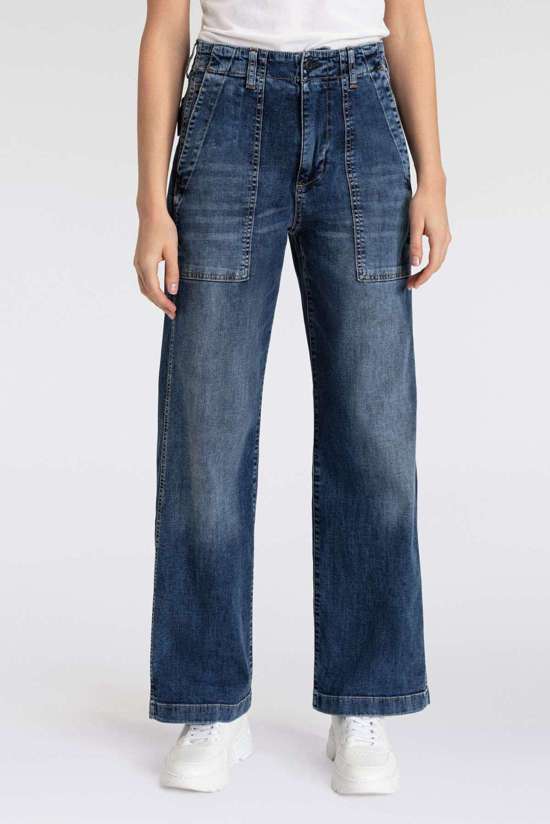 Джинсы с пятью карманами и большими накладными карманами. Fatique Women Wide Recycled Light Denim