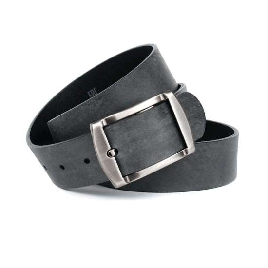 Кожаный ремень с пряжкой