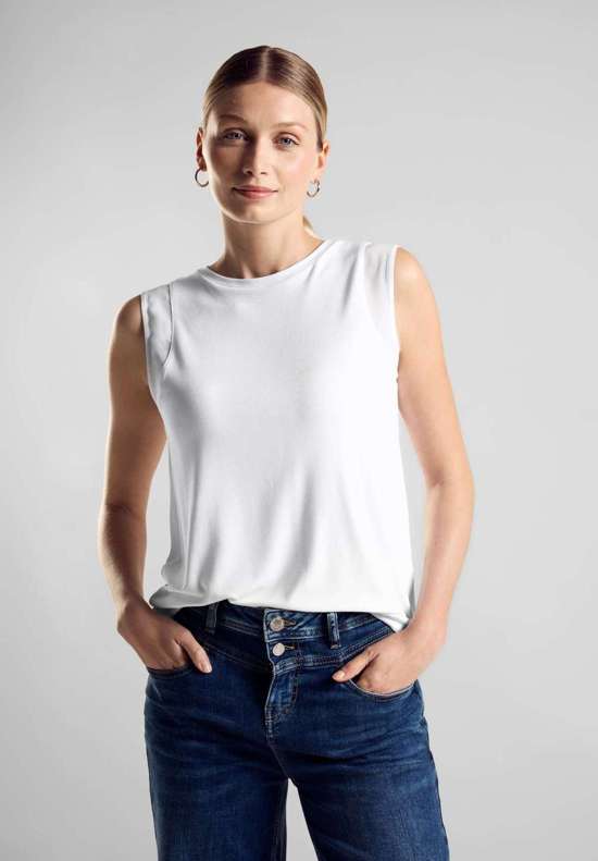 футболка с круглым вырезом