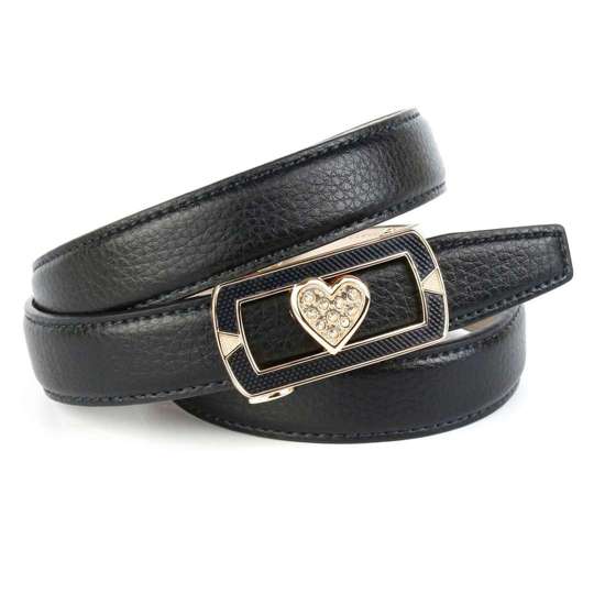 Кожаный ремень с изысканной ювелирной застежкой.