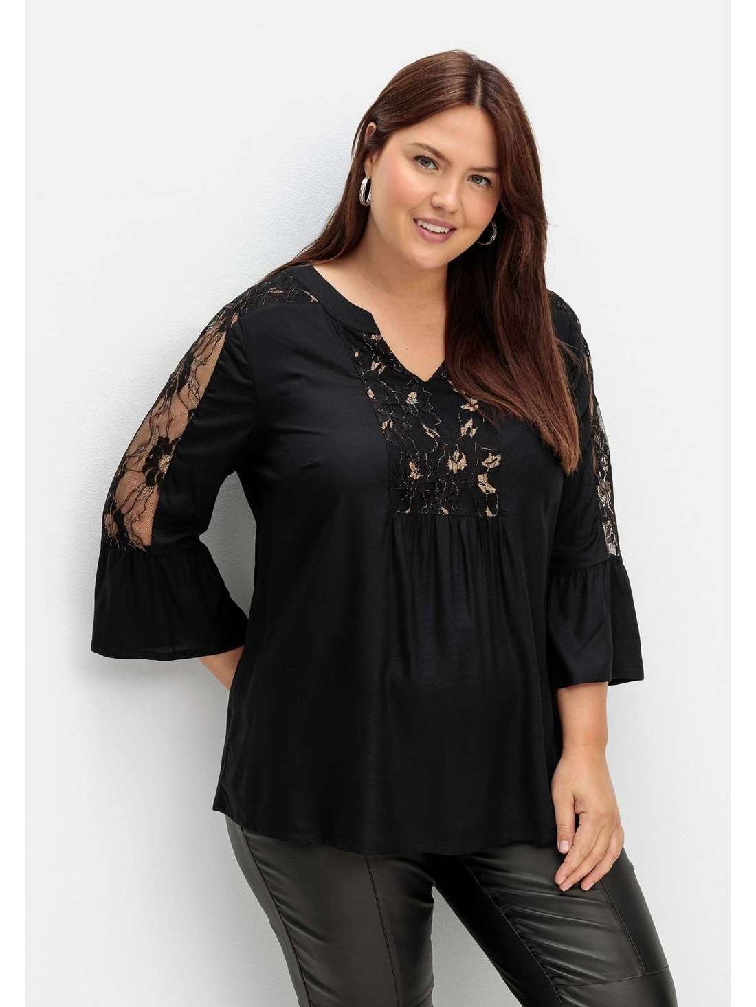 Туника со вставками из цветочного кружева Große Größen