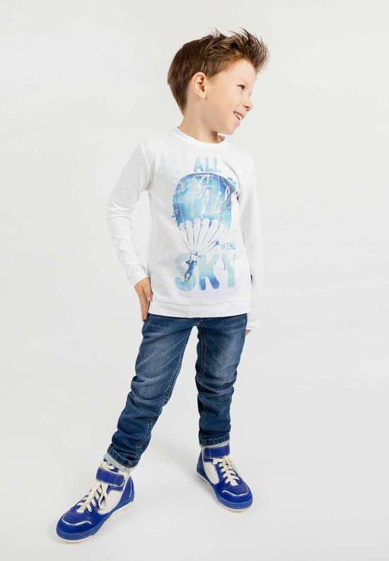 Удобные джинсы с эффектом потертости