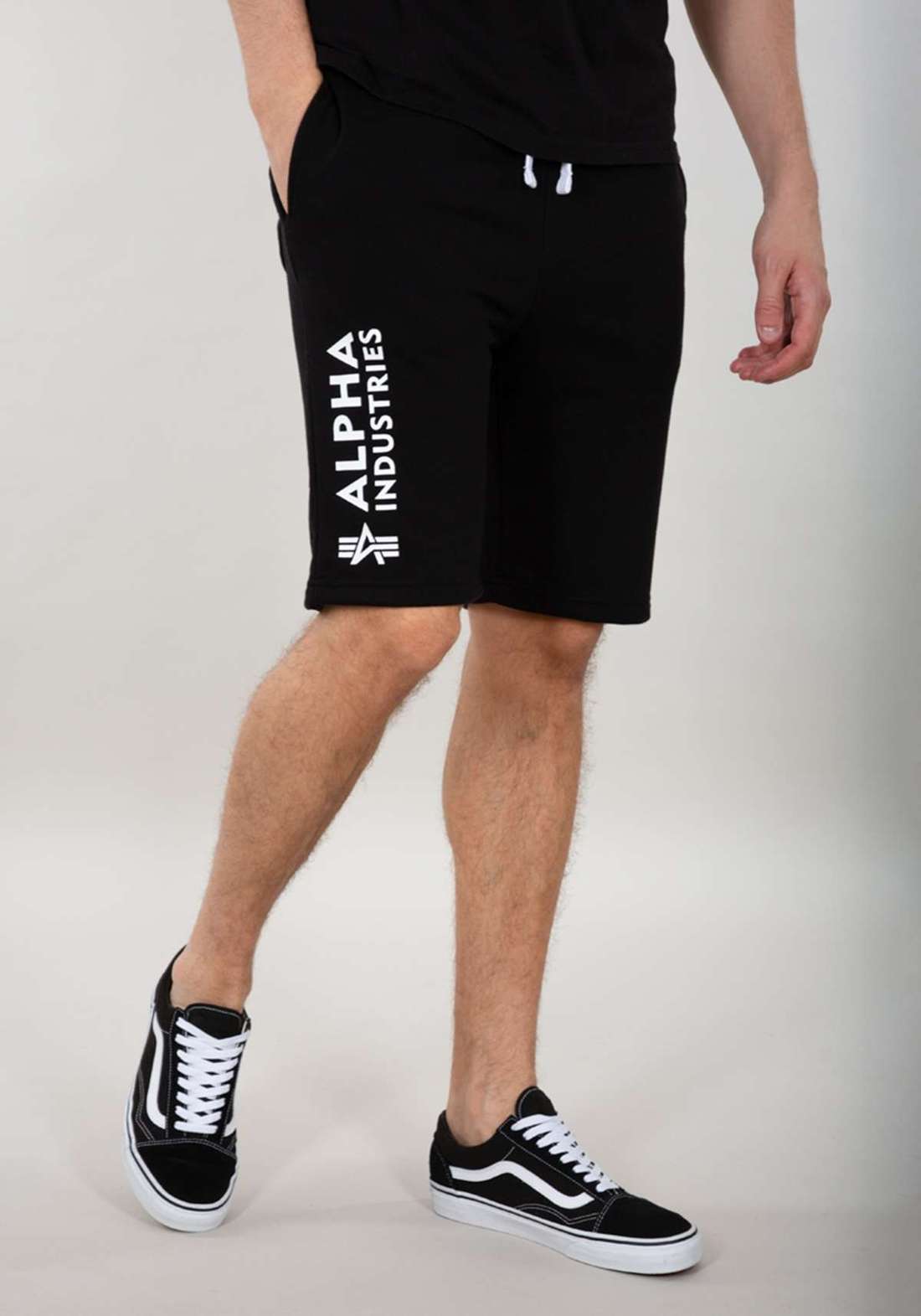 Спортивные шорты Men - Shorts Basic Short AI