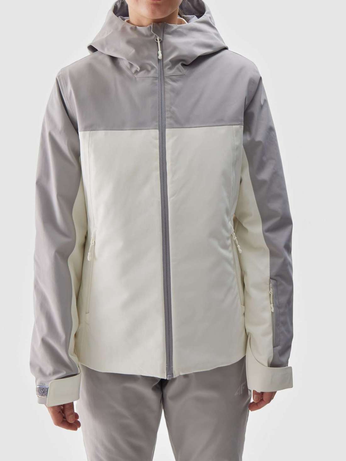 Лыжная куртка с капюшоном