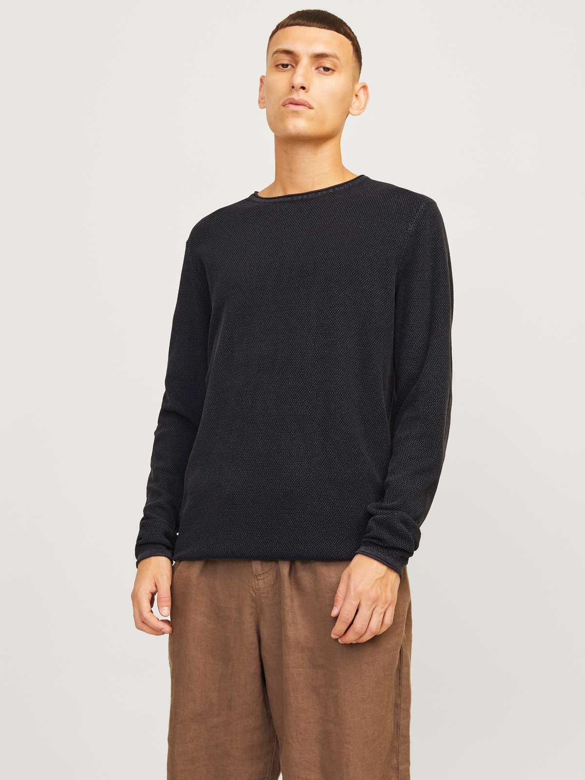 Свитер с круглым вырезом и эффектом потертости. JJDEAN KNIT CREW NECK AW24