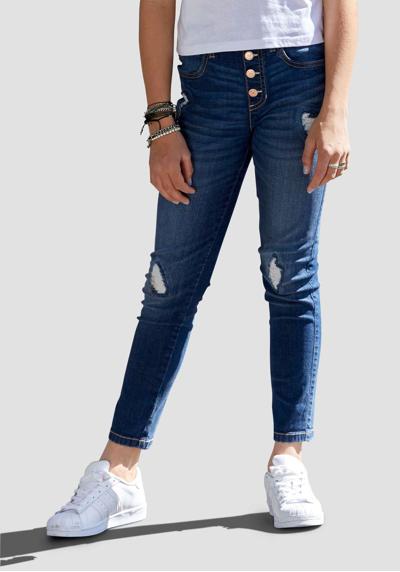 Удобные джинсы в фасоне без застежки.