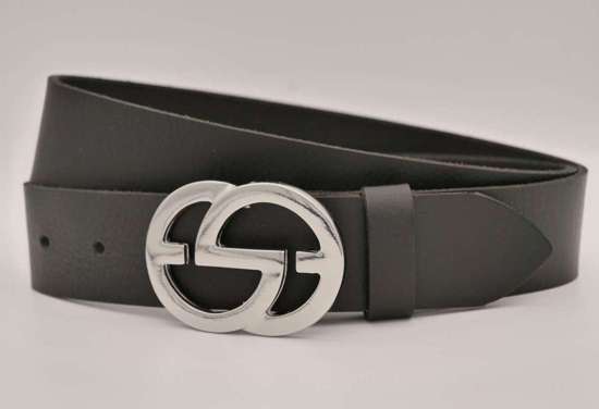 Кожаный ремень с серебряной застежкой