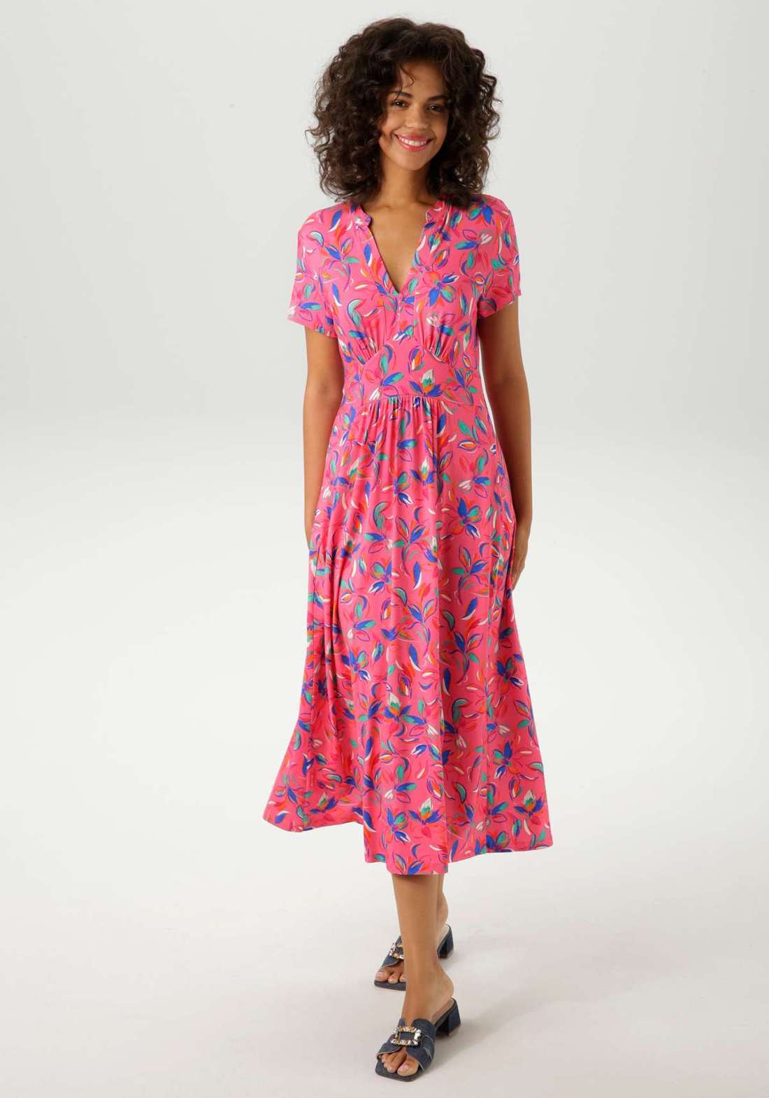 Летнее платье с художественным принтом цветов и листьев - НОВАЯ КОЛЛЕКЦИЯ