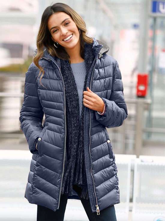 Стеганая куртка с капюшоном