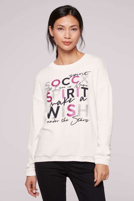 Свитер с круглым вырезом