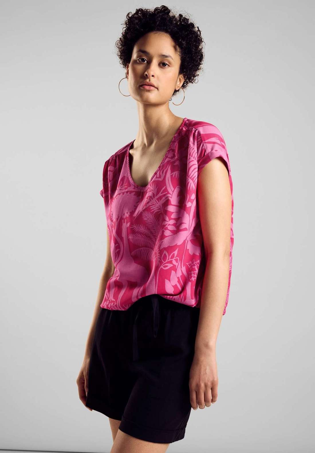 Блузка с короткими рукавами