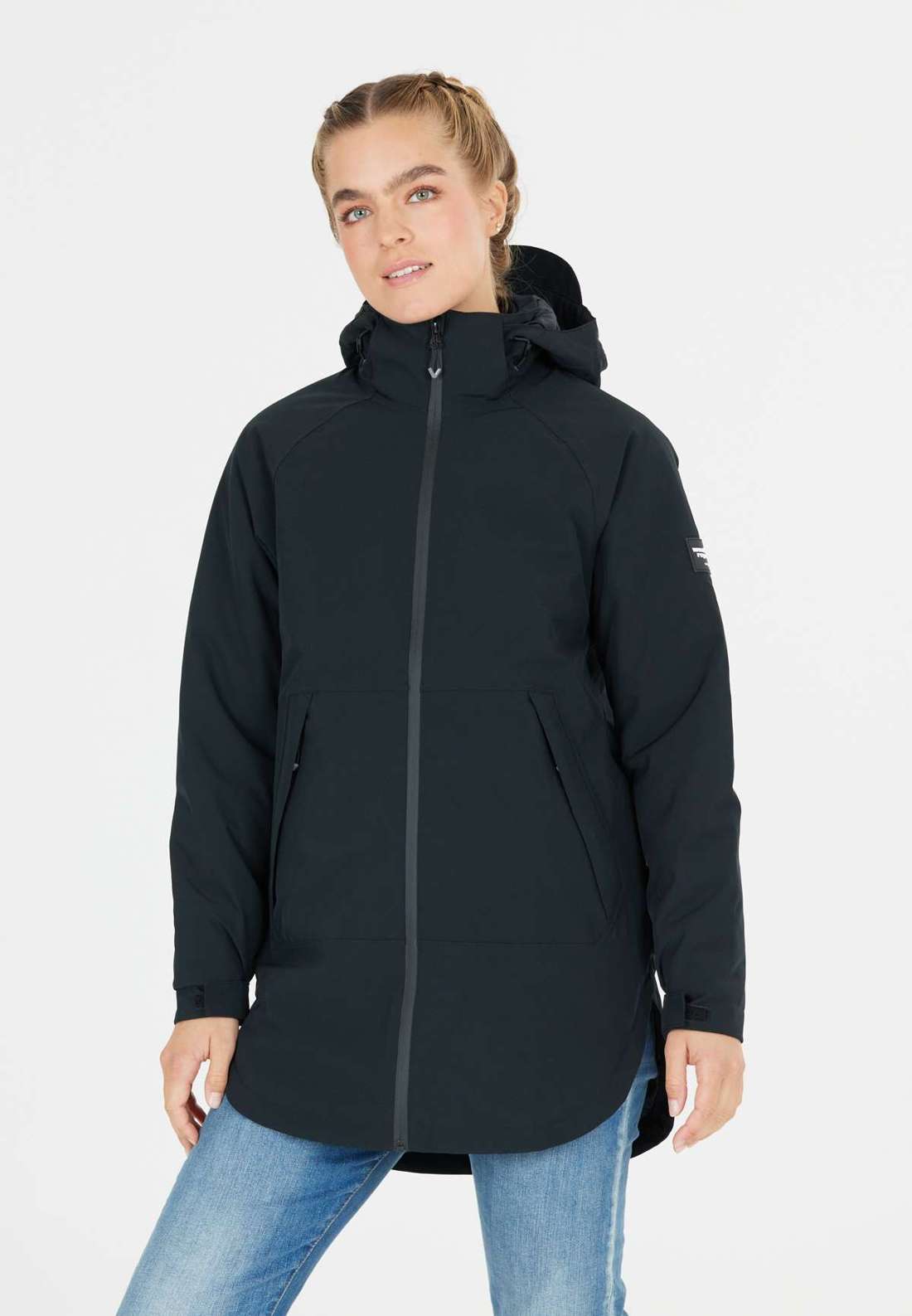 Уличная куртка с ветрозащитными и водонепроницаемыми свойствами. Britta