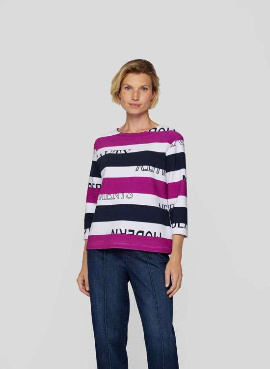 Рубашка с рукавом 3/4 в полоску и с ребристой структурой.