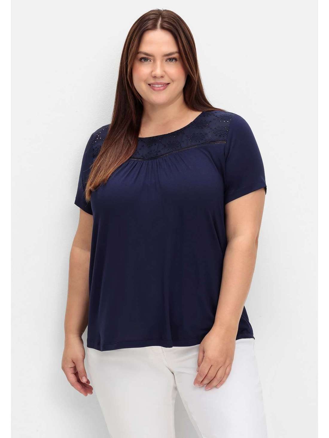 Футболка с кружевной вставкой Große Größen