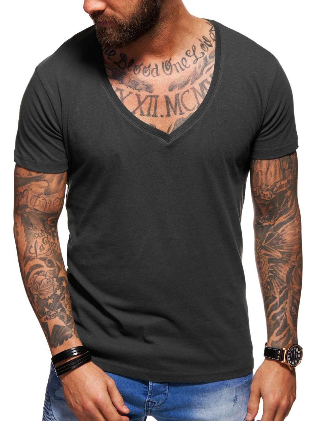 футболка с V-образным вырезом VIC