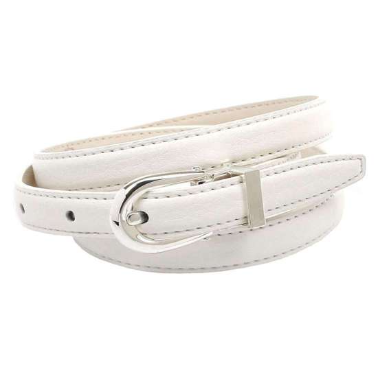 Кожаный ремень узкой формы с металлической петлей.