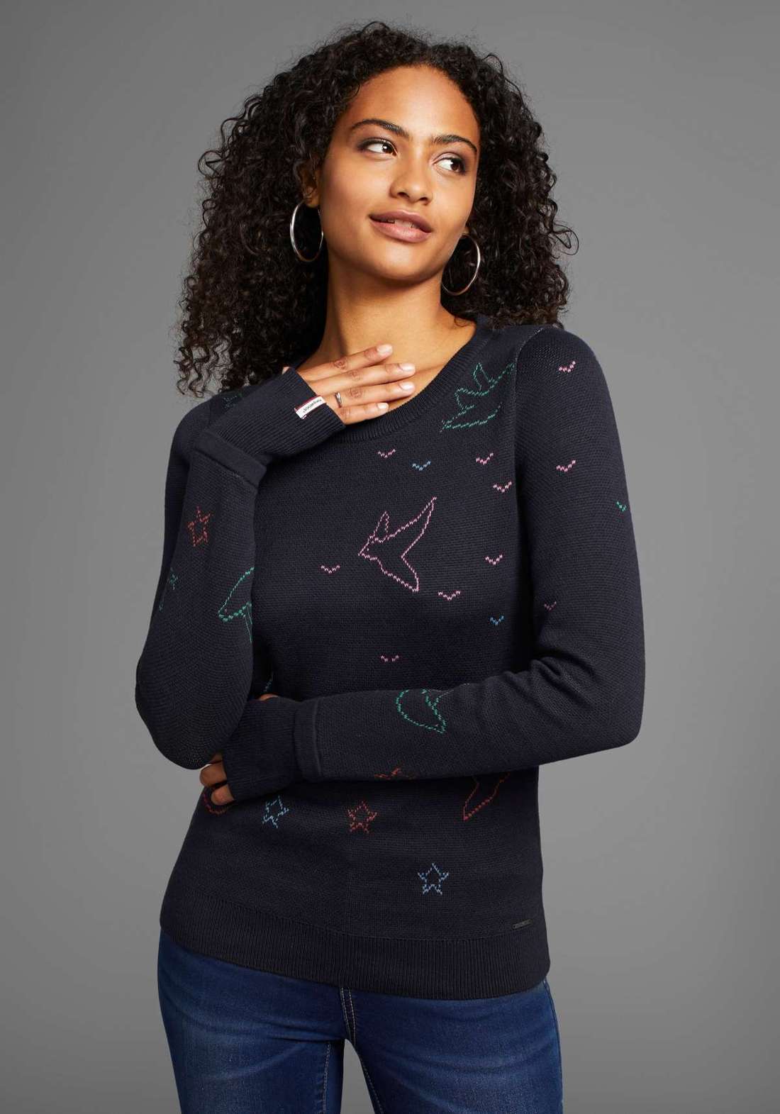 Свитер с круглым вырезом и вязаными мотивами - НОВАЯ КОЛЛЕКЦИЯ