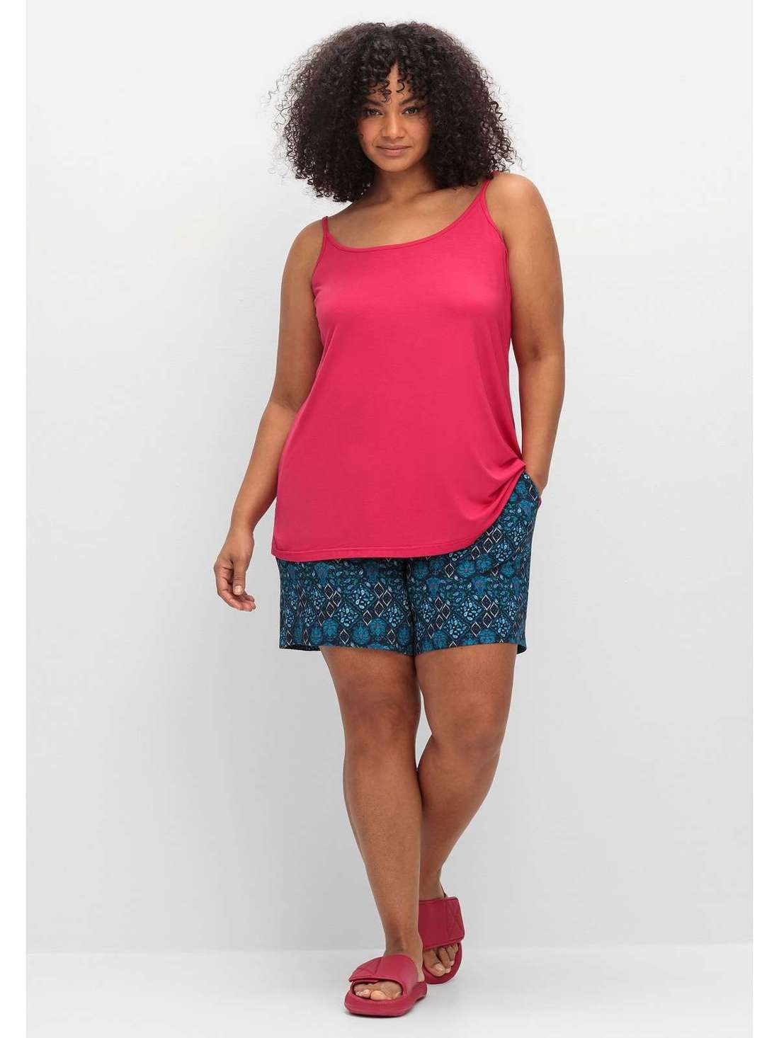 Шорты с присборенным поясом и карманами Große Größen