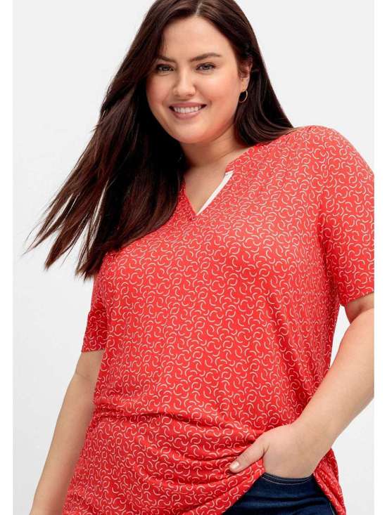 Длинная рубашка с графическим принтом по всей поверхности Große Größen