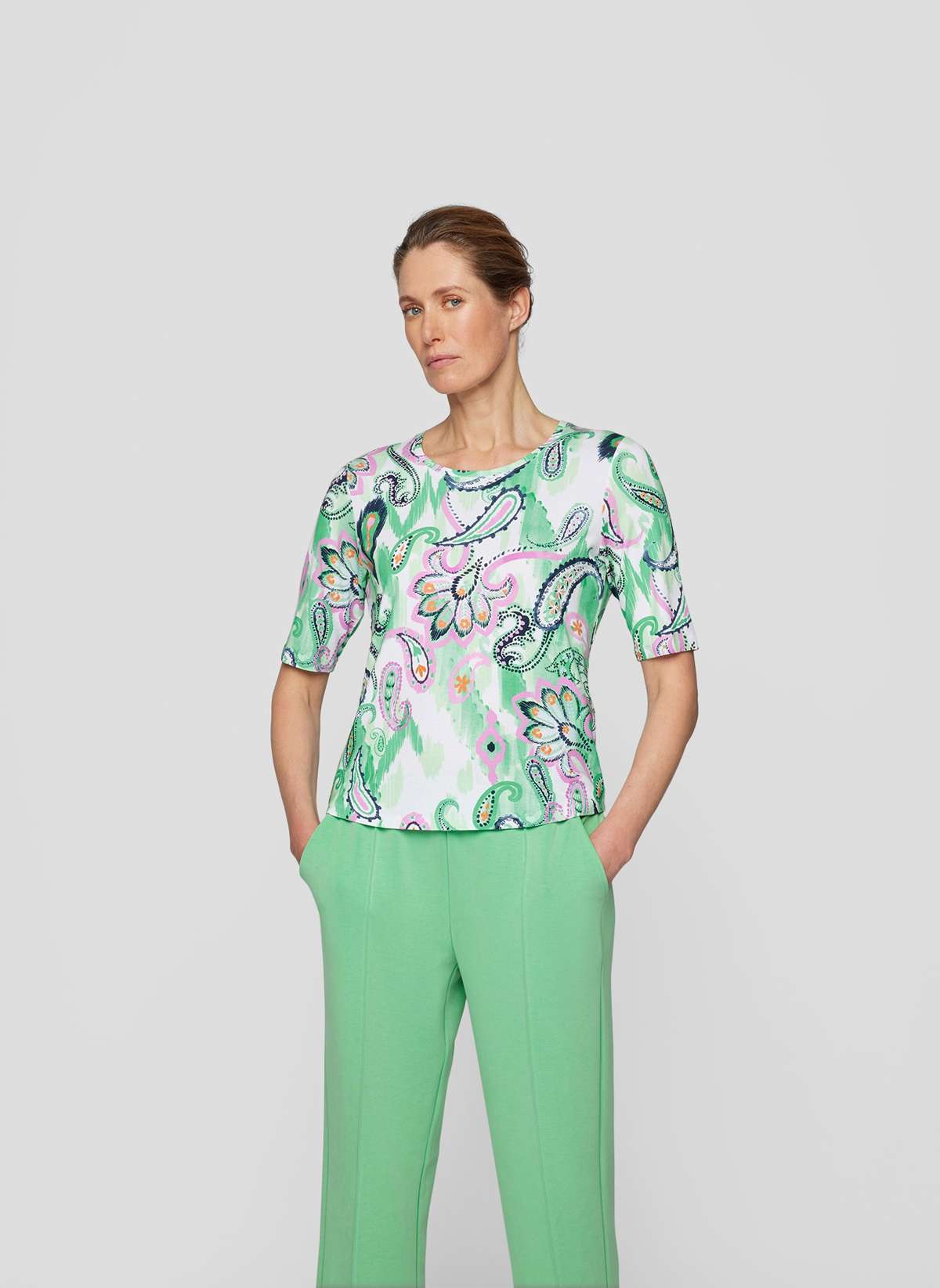 Рубашка с принтом T-Shirt mit Paisley-Muster