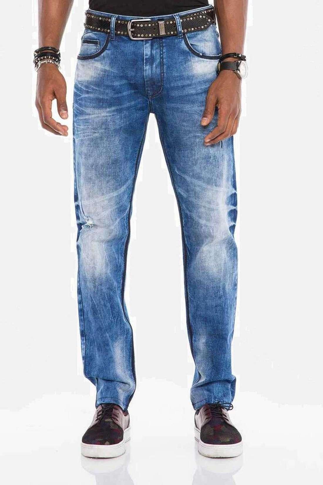 Джинсы с пятью карманами и классной контрастной строчкой. Jeans