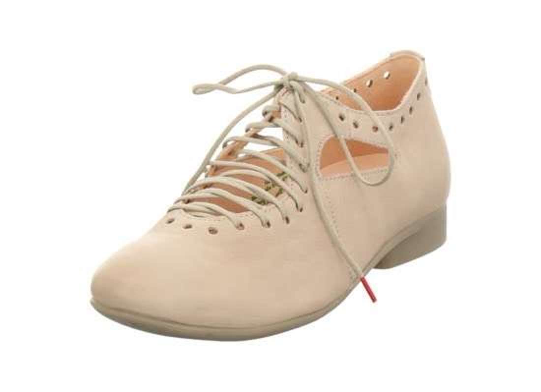 Туфли на шнуровке с модной шнуровкой. GUAD2