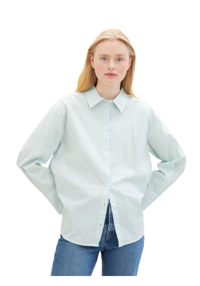 Блузка-рубашка в полоску, на эластичной ткани.