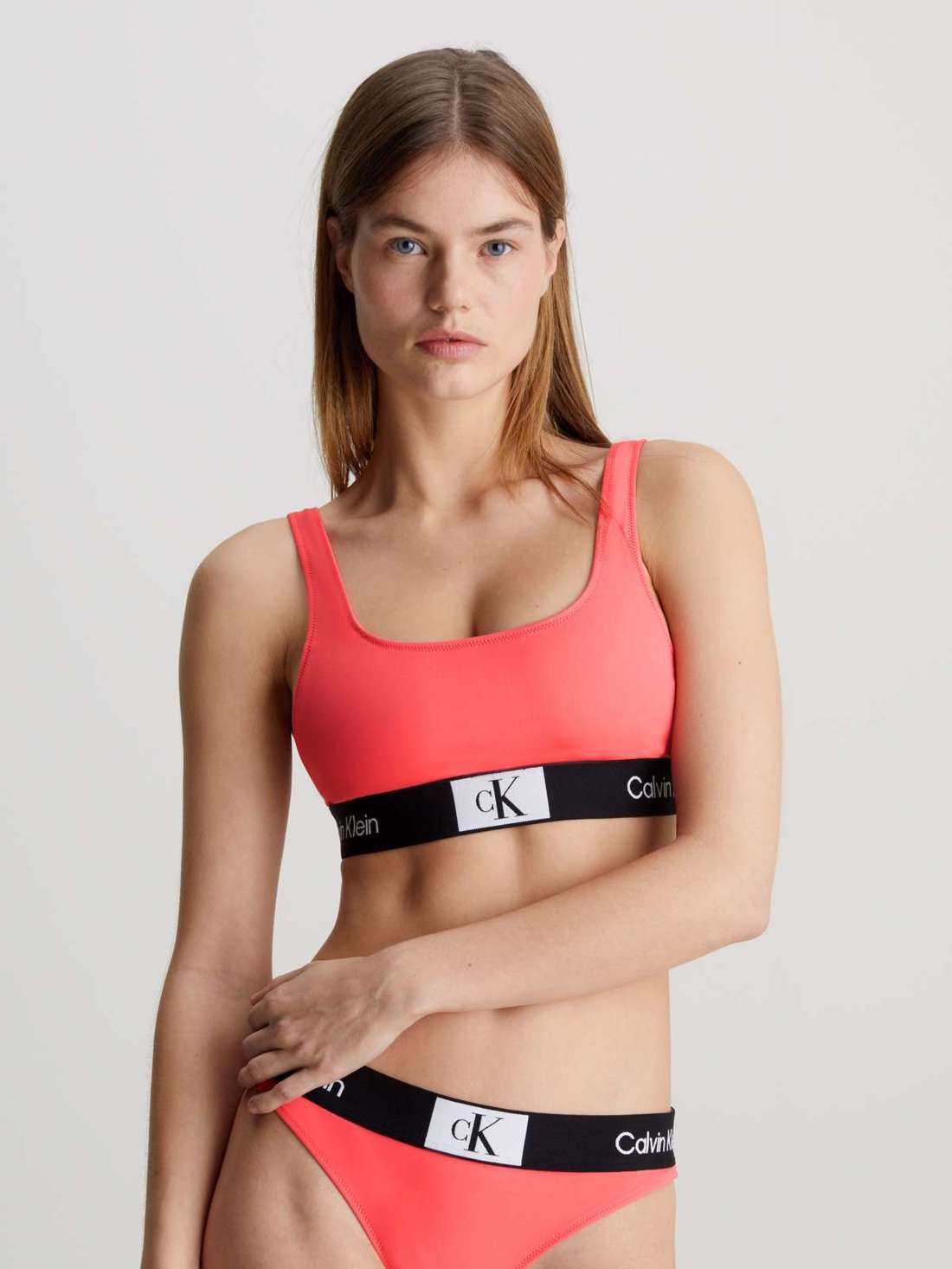 Лиф бикини-бандо с принтом логотипа на нижней полоске. BRALETTE-RP