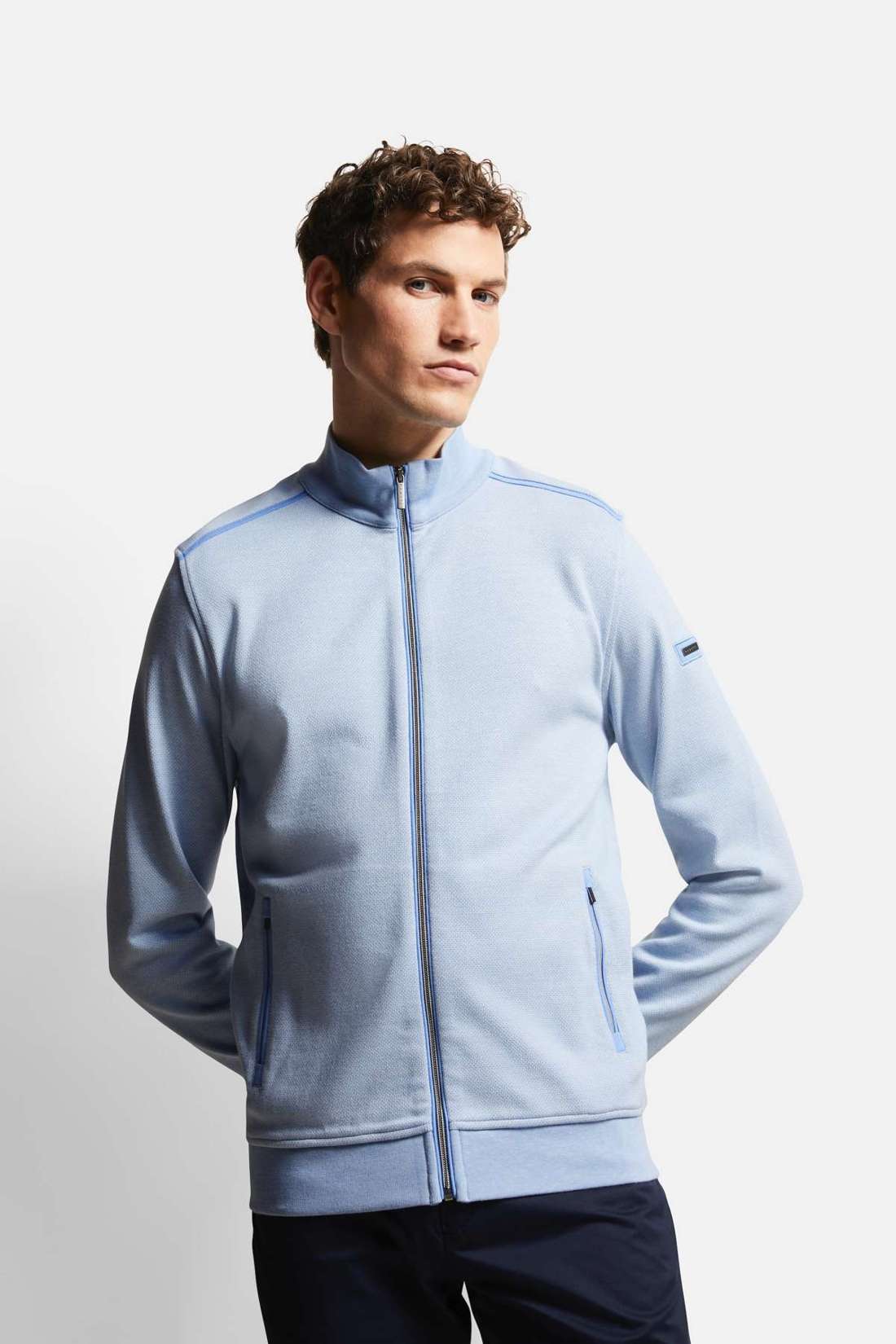 Толстовка с воротником колледжа