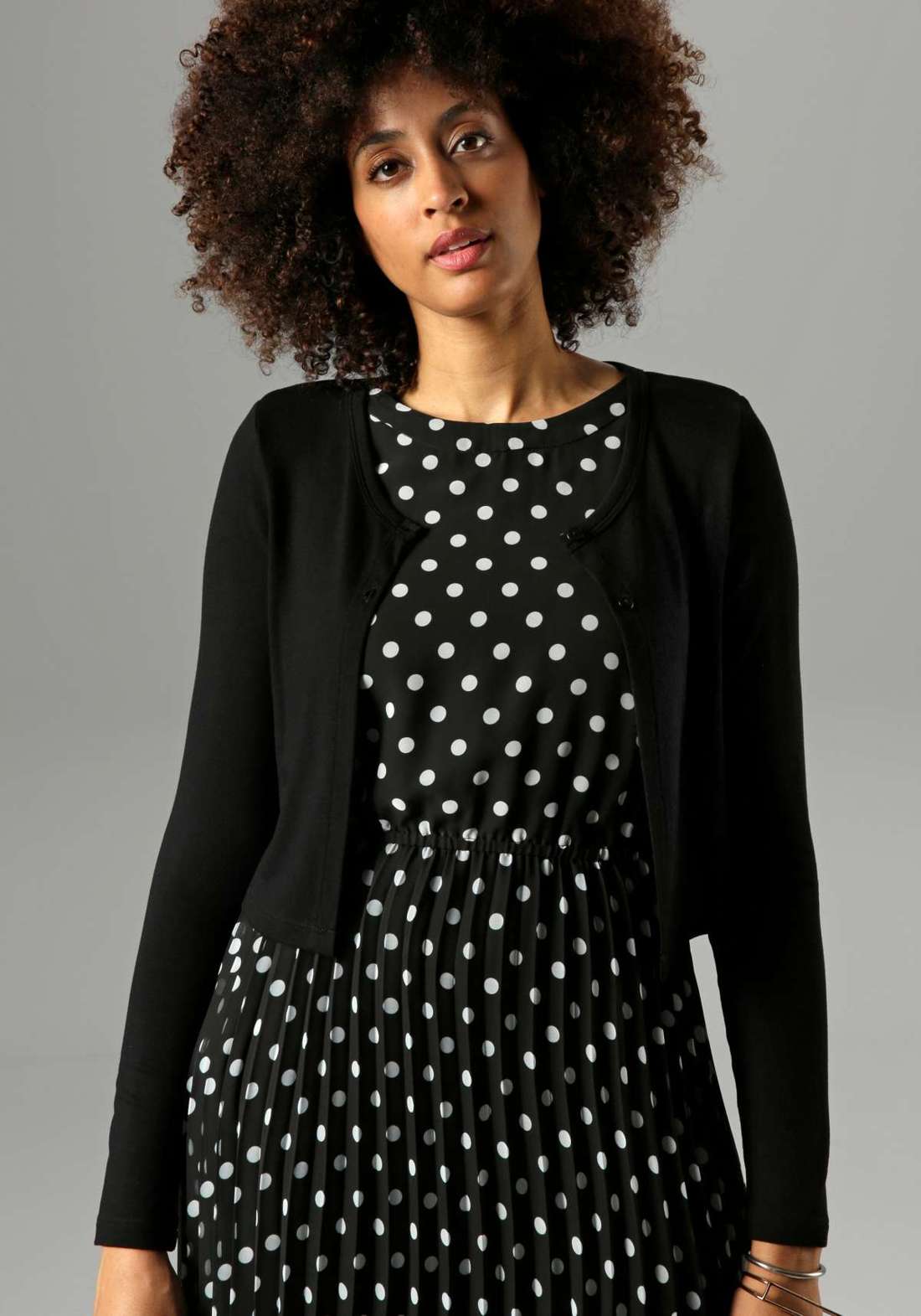 Болеро на двух пуговицах.