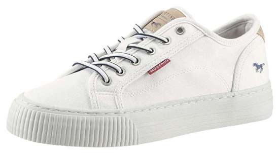 кроссовки на шнуровке