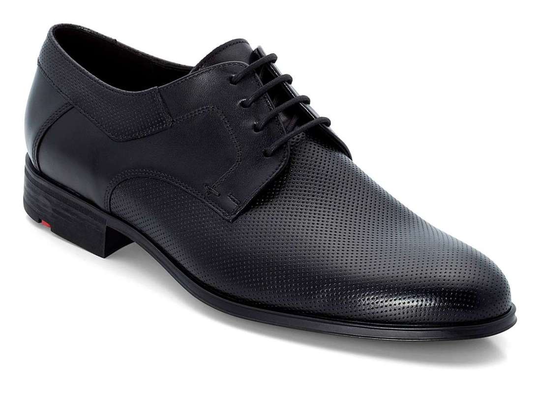 Туфли на шнуровке с модным тиснением. LEVIN