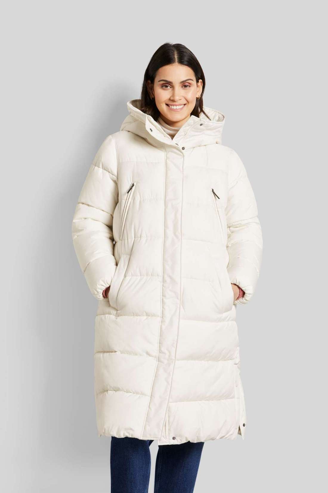 Короткое пальто с повышенным комфортом в ношении