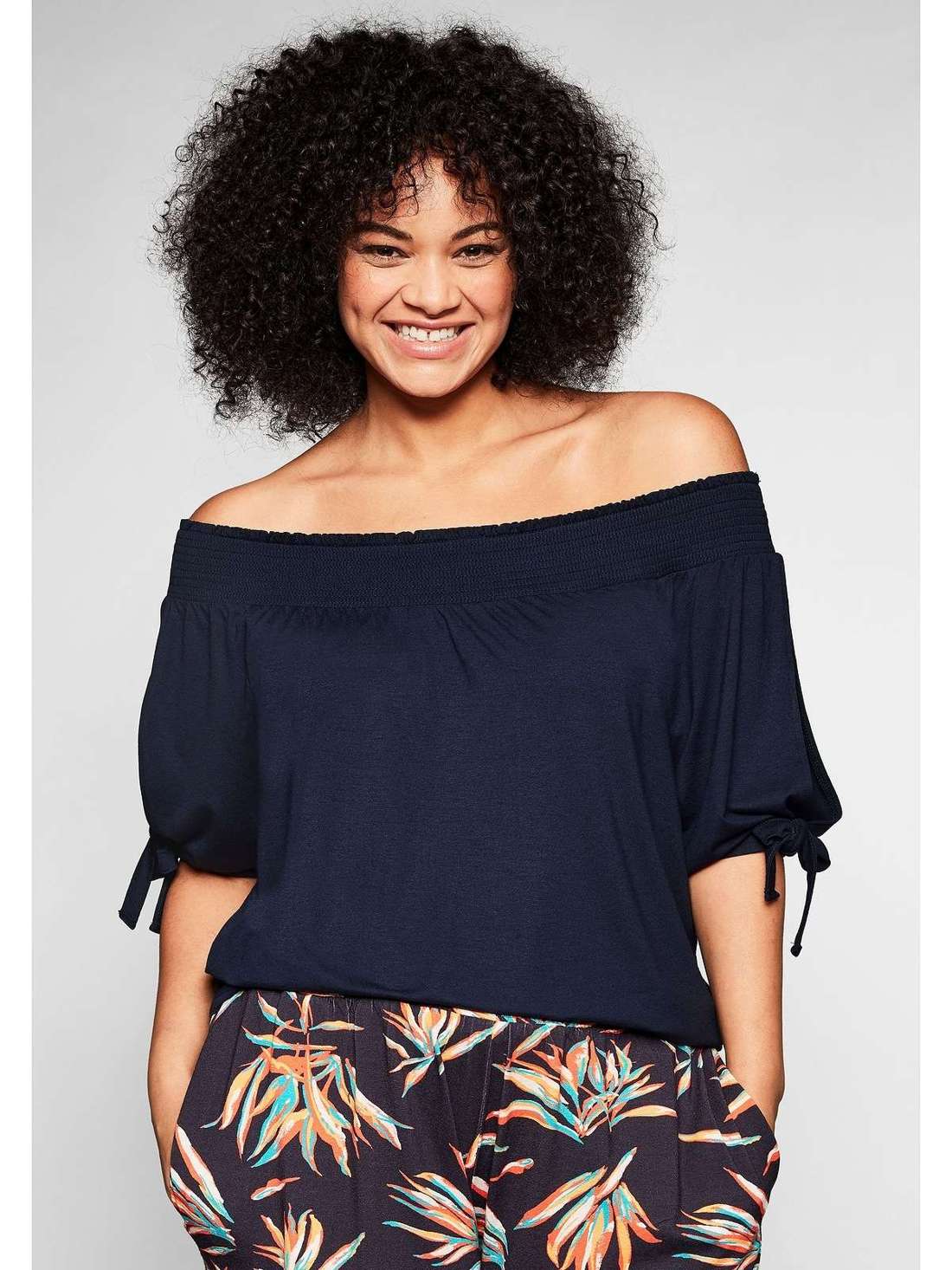 Футболка с дымчатой вставкой Große Größen