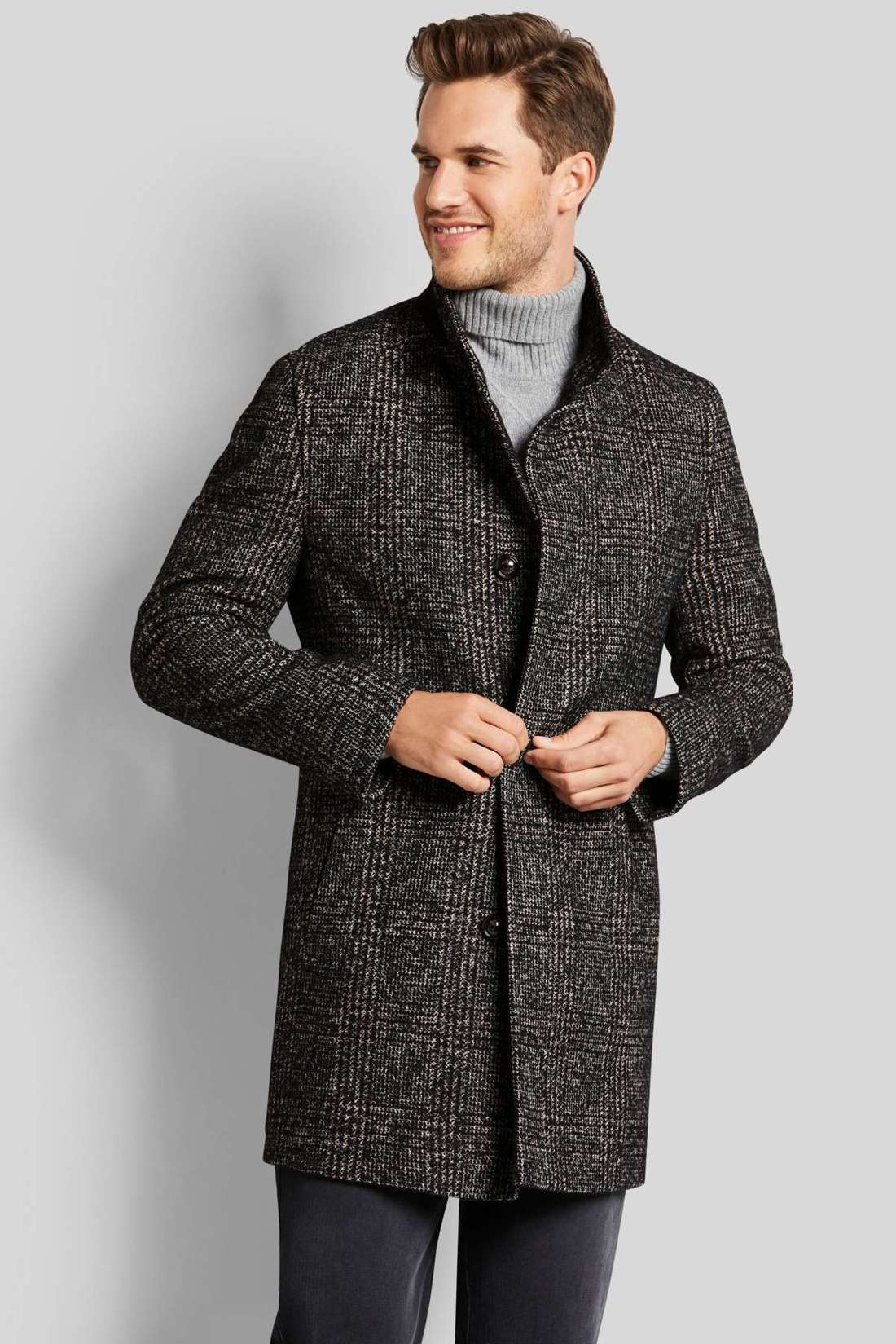 Шерстяное пальто в клетку