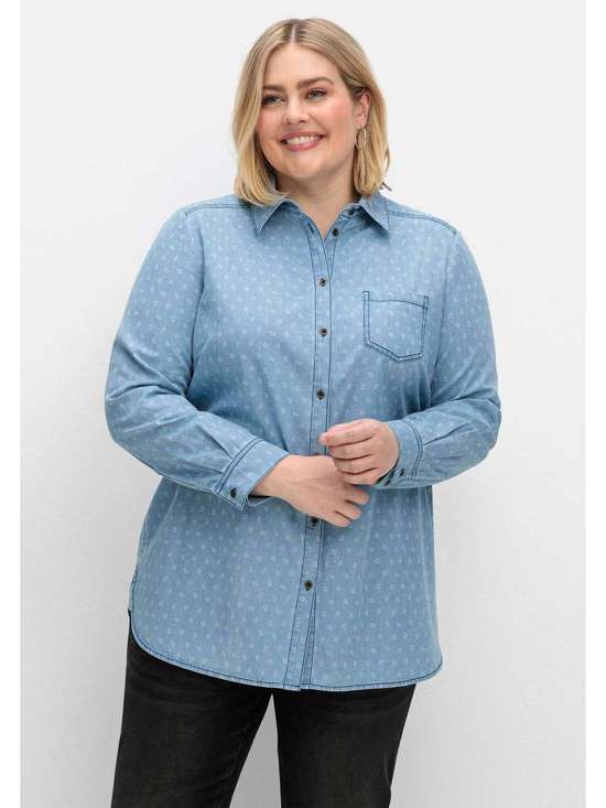 Длинная блузка с нагрудным карманом и принтом в горошек Große Größen