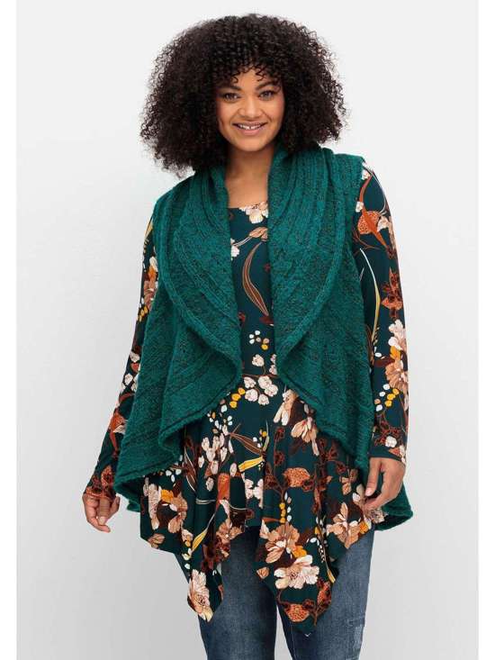 Вязаный жилет с широким отложным воротником. Große Größen