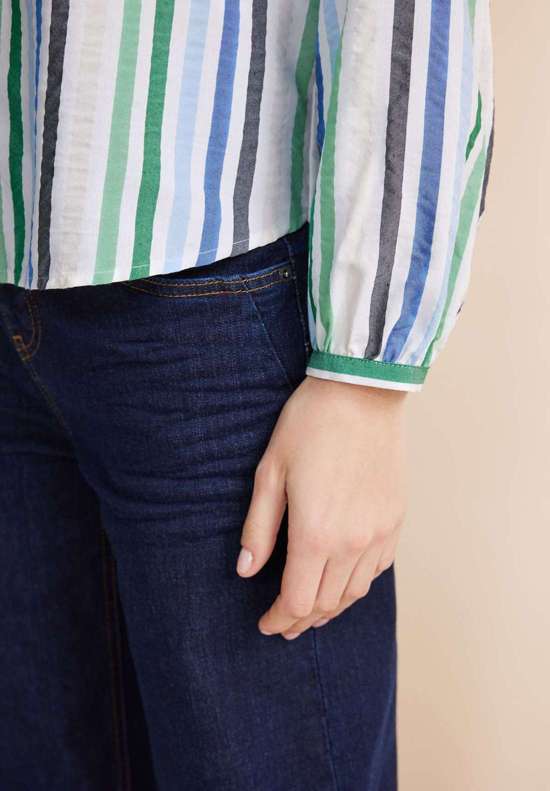 Блузка с длинными рукавами и круглым вырезом с разрезом