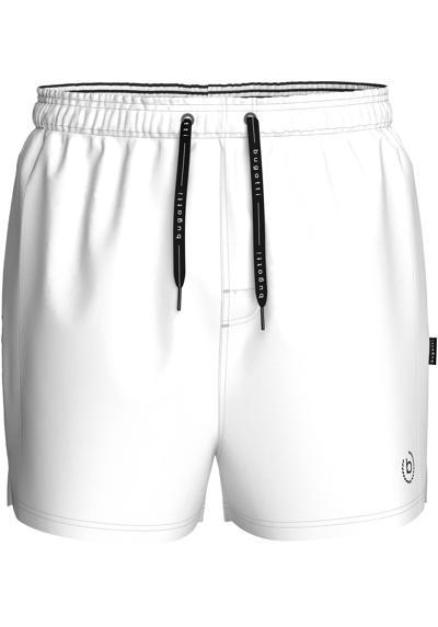 Плавки с надписью бренда на кулиске.