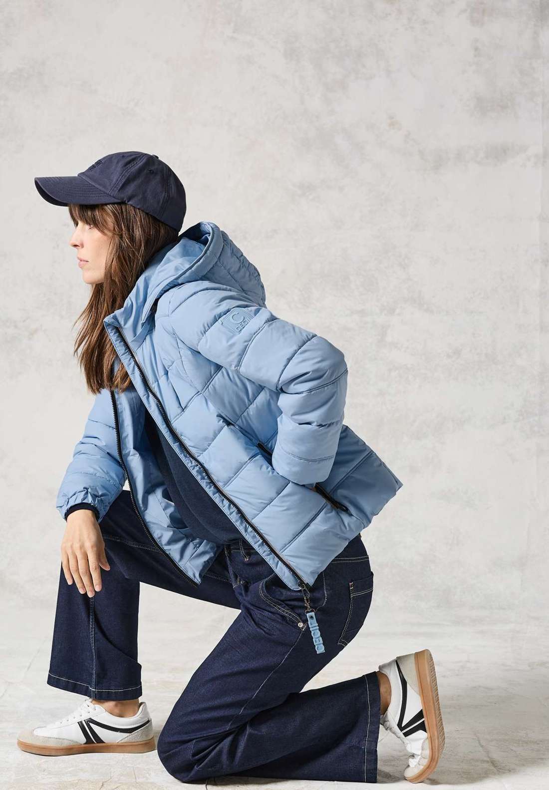 Стеганая куртка с капюшоном